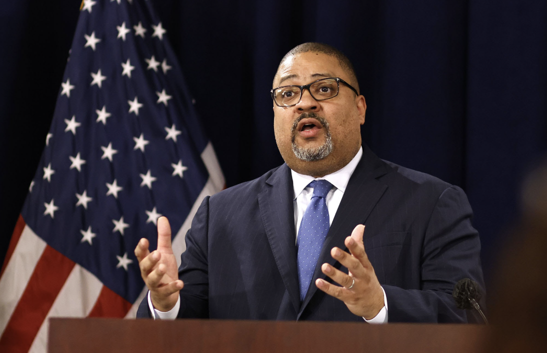 天呐!纽约检方对Luigi Mangione指控由二级谋杀改一级谋杀!并扯上恐怖主义犯罪!